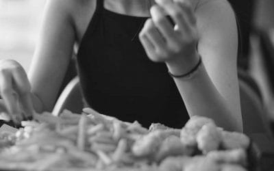 5 tips para evitar comer compulsivamente y los atracones